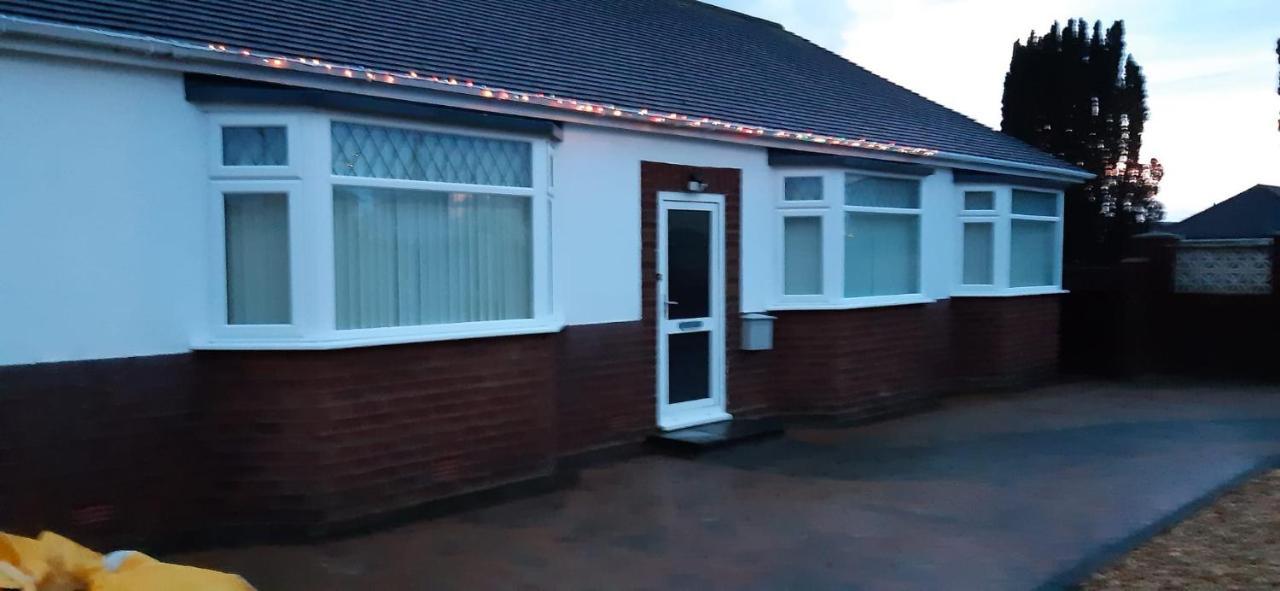 Vila The Hermitage Private Detached Bungalow Rhyl Exteriér fotografie