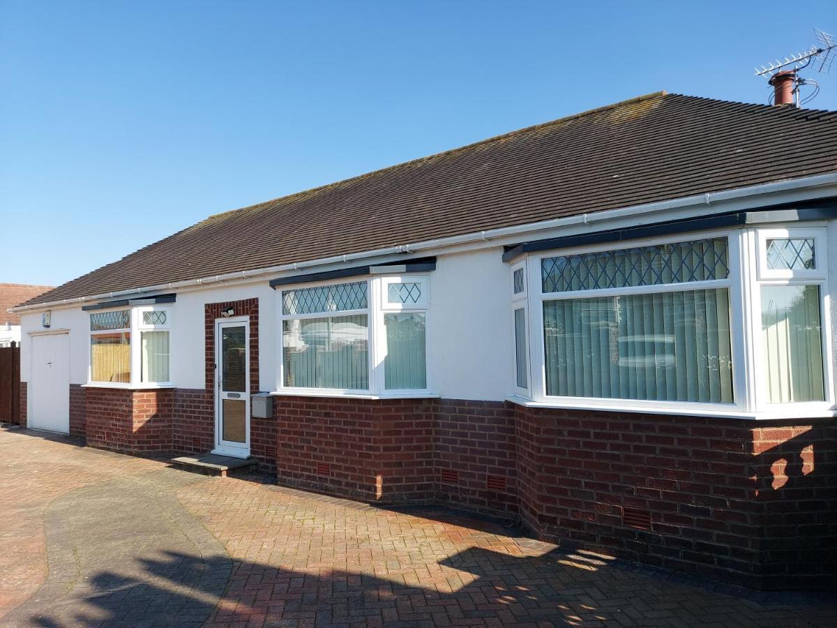 Vila The Hermitage Private Detached Bungalow Rhyl Exteriér fotografie
